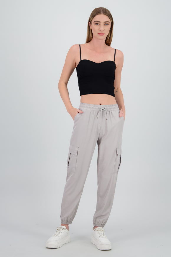 Pantalón Cargo Monocolor Bolsas